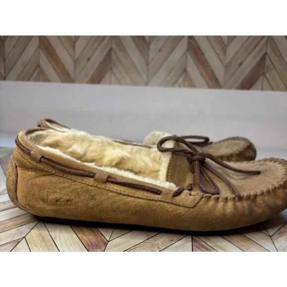 UGG Dakota Chestnut Suede Shearling Slip On Moccasin Slippers Brown Women Size 9 - Picture 3 of 13